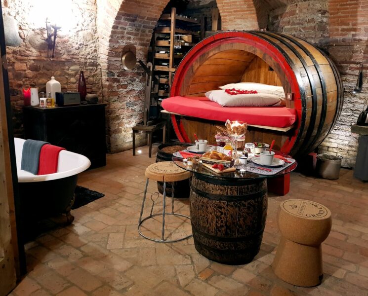 Cama barril de madera en el Al Silter Bed and Breakfast - Capriate San Gervasio, Bérgamo, Italia