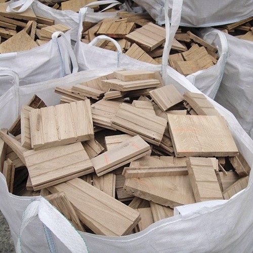 Leña de roble KD en saca de 90x90x90 cm.