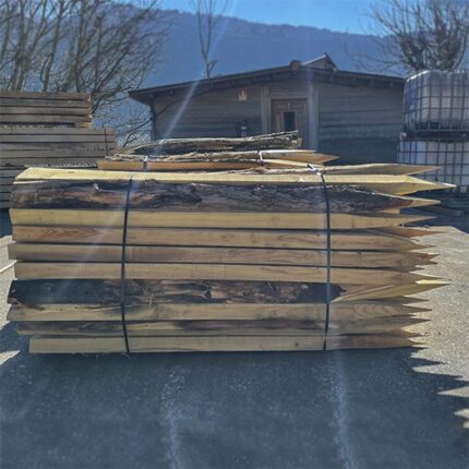 Estaca de madera de acacia con punta