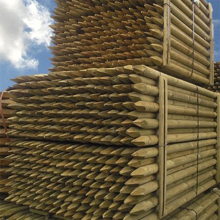 Poste de madera torneada con punta tratada para exterior