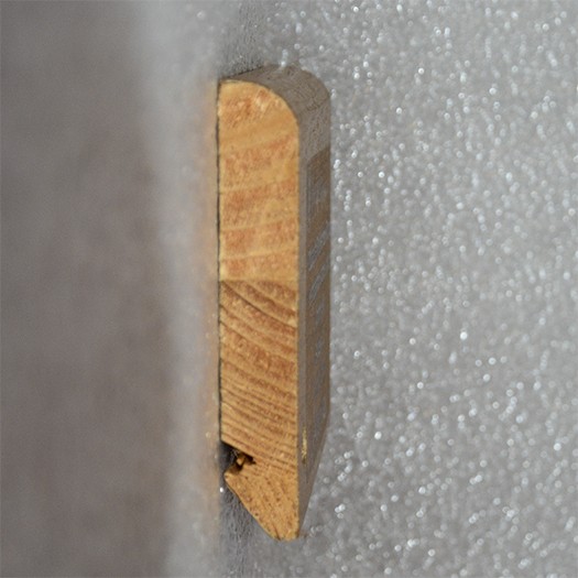 Rodapie de roble rechapado sobre abeto 10 cm ancho