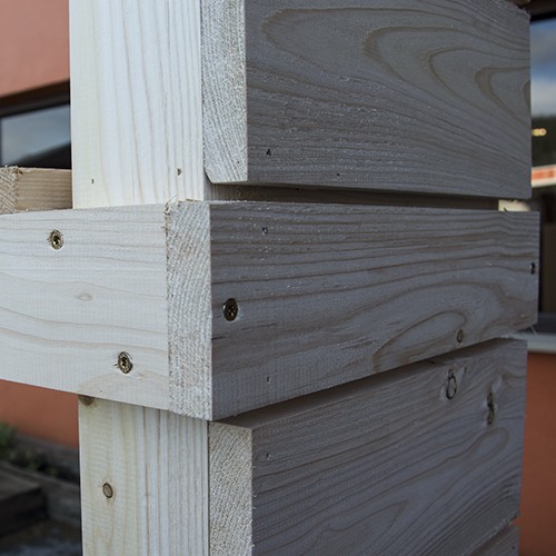 Leñeros de madera de pino para montar en jardín o terraza