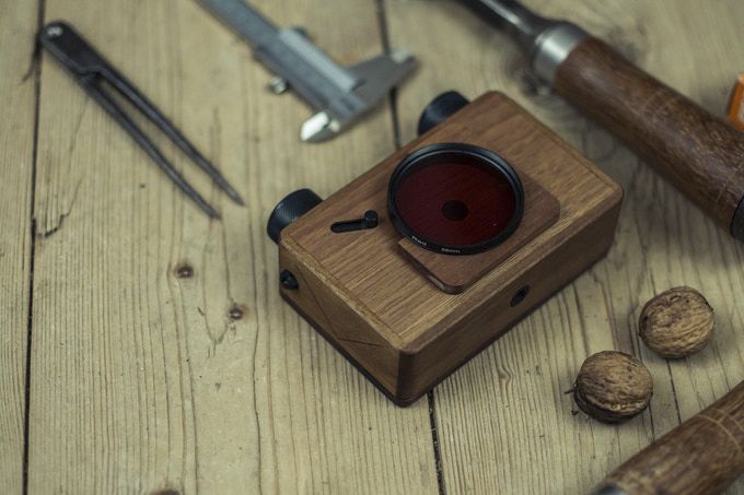 Camara fotografica de madera de fresno ONDU