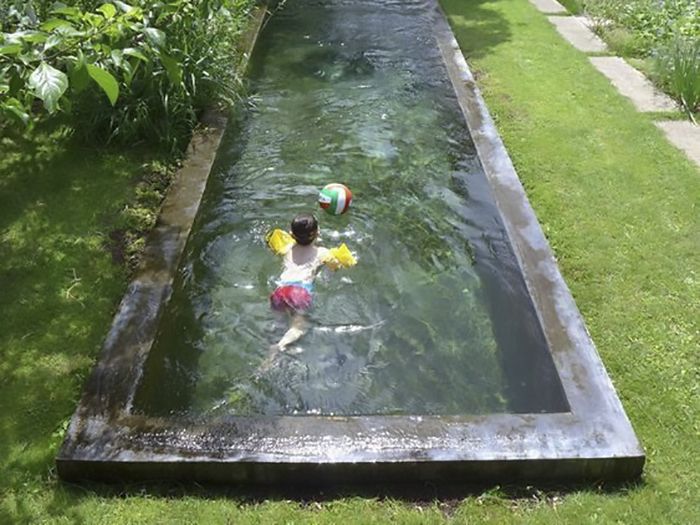 traviesas de madera - piscina con traviesas