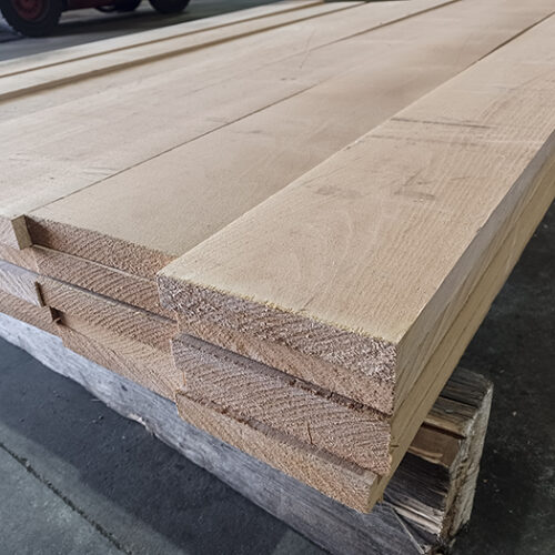 Tabla de haya maciza canteada semivaporizada